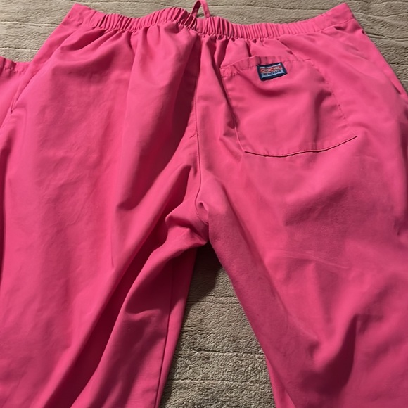 Bundle of scrubs - Picture 4 of 5